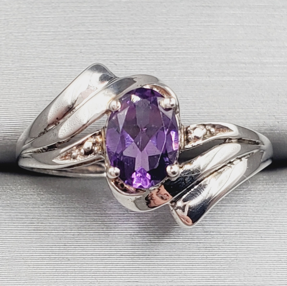 Genuine Oval Purple Amethyst 925 Sterling Silver Design Ring